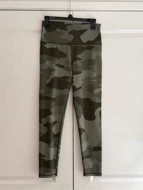 aerie Olive Green & Dark Gray Camo Offline Leggings